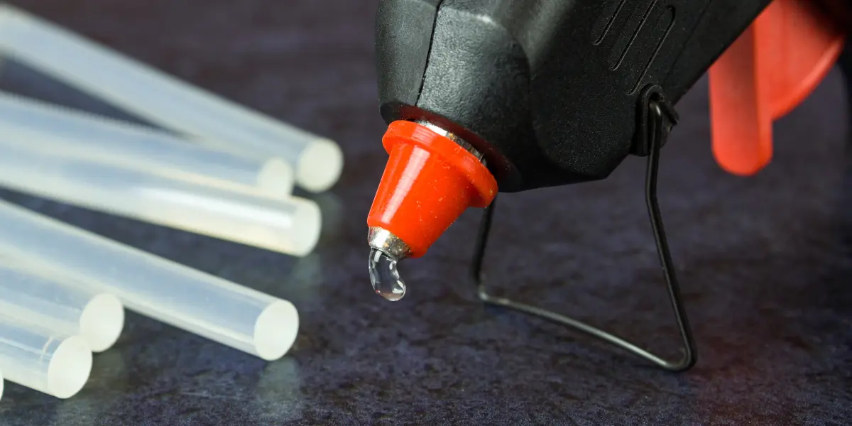 Water based adhesives for packaging, eco-friendly adhesive solutions, low VOC glue for cardboard, adhesive for food packaging, non-toxic glue for paper, water based vs hot melt adhesives