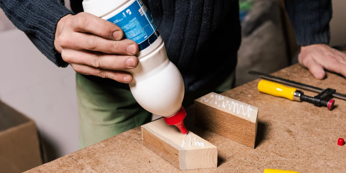 water based adhesives vs solvent based adhesives, difference between water and solvent adhesives, eco friendly water based adhesive, industrial solvent based adhesive, adhesive comparison chart water vs solvent, adhesive bonding strength comparison, environmental impact of adhesives, best adhesive for industrial use