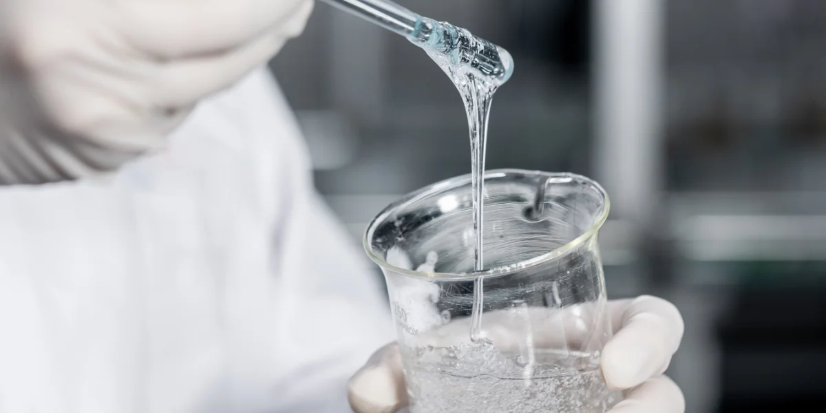 water based adhesives vs solvent based adhesives, difference between water and solvent adhesives, eco friendly water based adhesive, industrial solvent based adhesive, adhesive comparison chart water vs solvent, adhesive bonding strength comparison, environmental impact of adhesives, best adhesive for industrial use