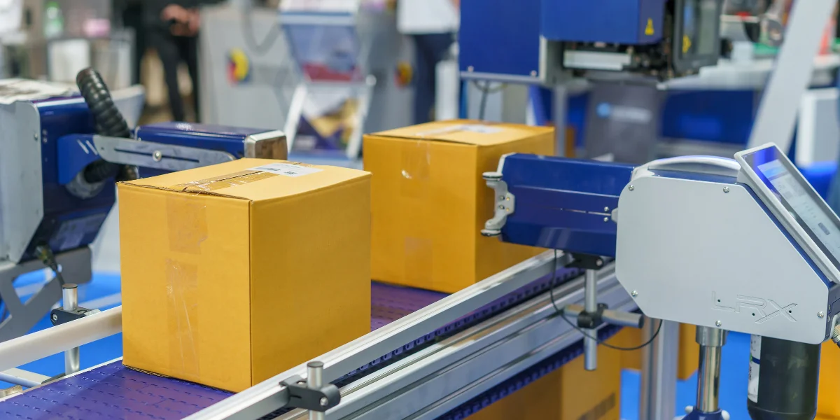 High volume glue machine for packaging lines used for automated adhesive dispensing